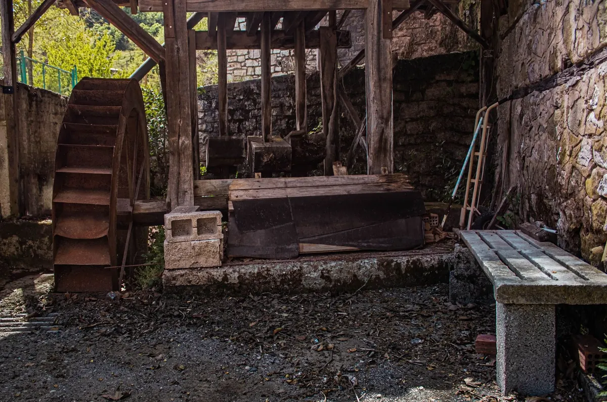 The River Avon's Historic Mills and Weirs: A Paddler's Guide to What You're Seeing